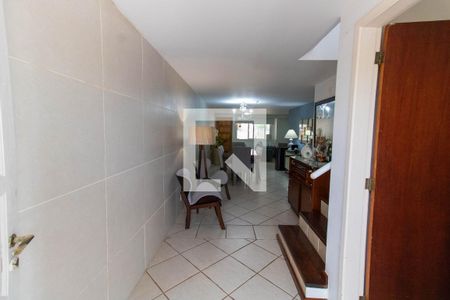 Sala de casa de condomínio à venda com 4 quartos, 226m² em Vila Progresso, Niterói