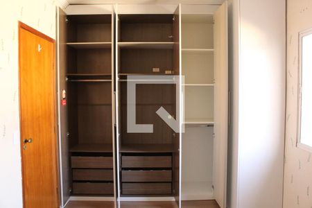 Closet Quarto de casa de condomínio para alugar com 2 quartos, 130m² em Jardim Ipês, Cotia