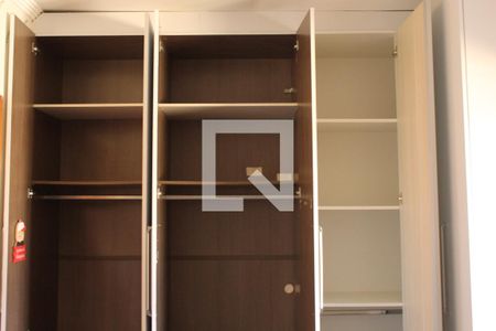 Closet Quarto de casa de condomínio para alugar com 2 quartos, 130m² em Jardim Ipês, Cotia