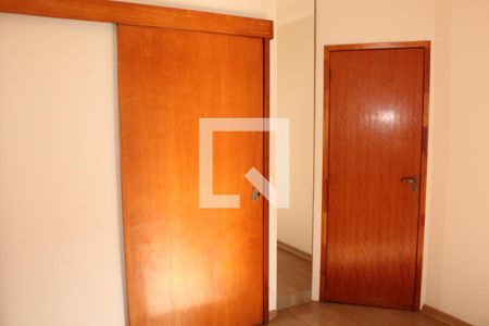Quarto de casa de condomínio para alugar com 2 quartos, 130m² em Jardim Ipês, Cotia