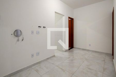 Sala de casa de condomínio para alugar com 2 quartos, 43m² em Melvi, Praia Grande