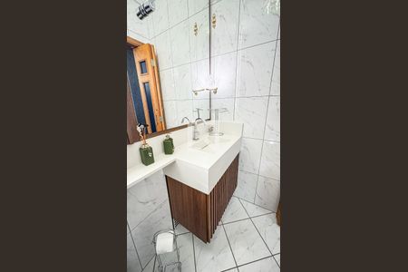 Lavabo de casa para alugar com 3 quartos, 161m² em Vila Scarpelli, Santo André