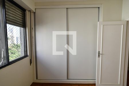 Quarto 1 - Armários de apartamento à venda com 3 quartos, 127m² em Cambuí, Campinas