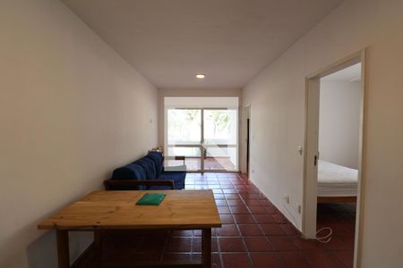 Sala de apartamento para alugar com 2 quartos, 70m² em Jardim Las Palmas, Guarujá