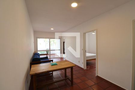 Sala de apartamento para alugar com 2 quartos, 70m² em Jardim Las Palmas, Guarujá