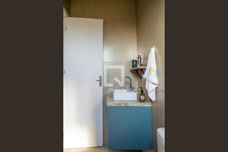 Banheiro suite 1 de casa para alugar com 3 quartos, 212m² em Guarujá, Porto Alegre