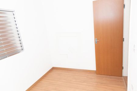 Quarto 2 de apartamento para alugar com 2 quartos, 43m² em Jardim Sao Luis (zona Norte), Guarulhos