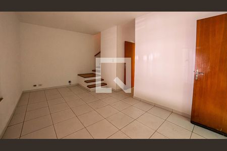 Sala de casa à venda com 2 quartos, 127m² em Vila Moinho Velho, São Paulo