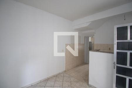 Sala de casa para alugar com 1 quarto, 38m² em Porto Velho, São Gonçalo