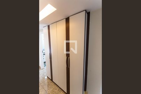 Rouparia de apartamento à venda com 4 quartos, 140m² em Buritis, Belo Horizonte