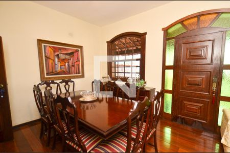 Sala de casa à venda com 4 quartos, 264m² em Cidade Nova, Belo Horizonte