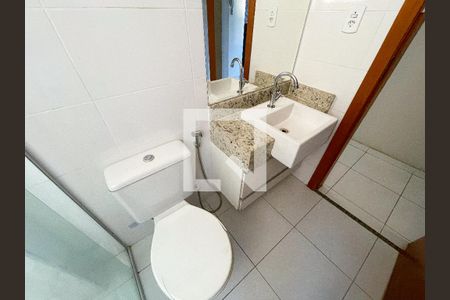 Banheiro de apartamento para alugar com 2 quartos, 51m² em Eldorado, Contagem