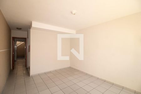 Sala de casa de condomínio para alugar com 2 quartos, 80m² em Vila Mazzei, São Paulo