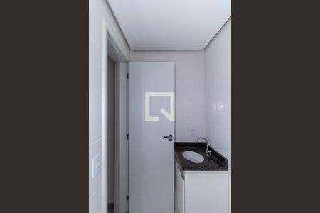 Banheiro de kitnet/studio para alugar com 1 quarto, 24m² em Jardim Independência, São Paulo