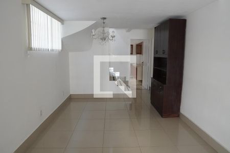 Sala 1 de casa à venda com 2 quartos, 100m² em Vila Progredior, São Paulo