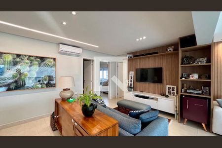 Sala de TV de apartamento para alugar com 2 quartos, 110m² em Pinheiros, São Paulo