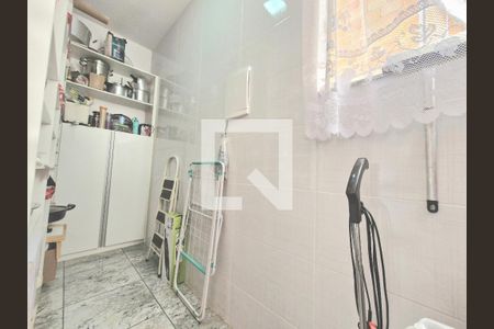 Casa à venda com 240m², 3 quartos e 4 vagas Casa à venda com 240m², 3 quartos e 4 vagasDispensa