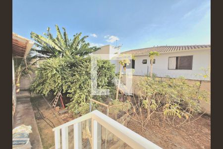 Casa à venda com 240m², 3 quartos e 4 vagas Casa à venda com 240m², 3 quartos e 4 vagasQuintal