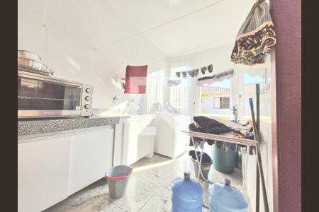 Casa à venda com 240m², 3 quartos e 4 vagas Casa à venda com 240m², 3 quartos e 4 vagasÁrea de Serviço