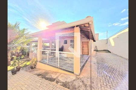 Fachada da casa de casa à venda com 3 quartos, 240m² em Joá, Lagoa Santa