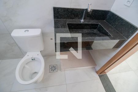 Banheiro da Suíte de casa à venda com 3 quartos, 180m² em Guarujá Mansões, Betim