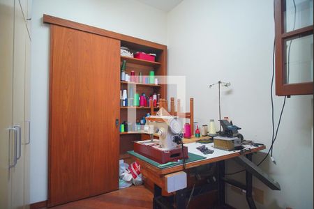 Apartamento à venda com 145m², 3 quartos e 3 vagas Apartamento à venda com 145m², 3 quartos e 3 vagasEscritório