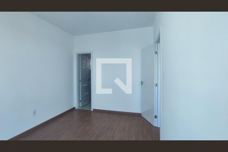 Quarto 1 suite de casa à venda com 3 quartos, 110m² em Canadá, Contagem