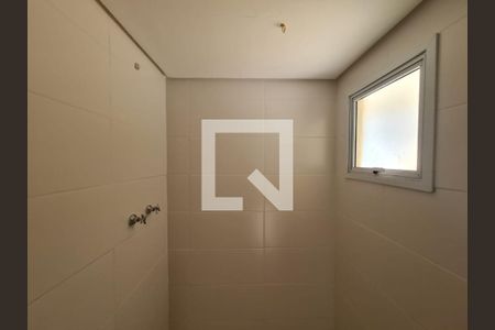 Apartamento à venda com 99m², 2 quartos e 2 vagas Apartamento à venda com 99m², 2 quartos e 2 vagasBanheiro da Suite