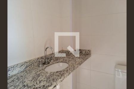 Apartamento à venda com 99m², 2 quartos e 2 vagas Apartamento à venda com 99m², 2 quartos e 2 vagasBanheiro da Suite