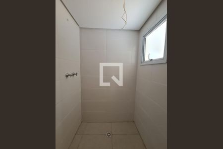 Apartamento à venda com 99m², 2 quartos e 2 vagas Apartamento à venda com 99m², 2 quartos e 2 vagasBanheiro da Suíte