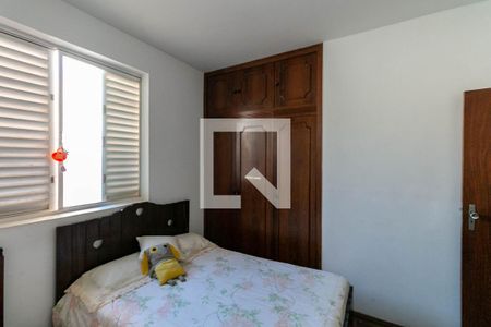 Quarto de casa à venda com 3 quartos, 275m² em Alto Caiçaras, Belo Horizonte