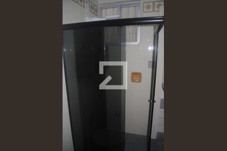 Banheiro de apartamento para alugar com 1 quarto, 40m² em Costa Azul, Salvador