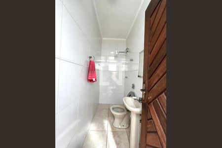 Casa para alugar com 465m², 5 quartos e 6 vagas Casa para alugar com 465m², 5 quartos e 6 vagasBanheiro de serviço