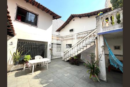 Casa para alugar com 465m², 5 quartos e 6 vagas Casa para alugar com 465m², 5 quartos e 6 vagasÁrea externa