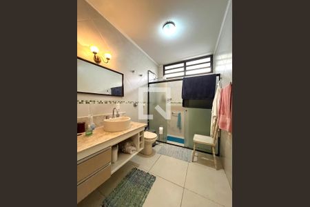 Casa para alugar com 465m², 5 quartos e 6 vagas Casa para alugar com 465m², 5 quartos e 6 vagasBanheiro Corredor