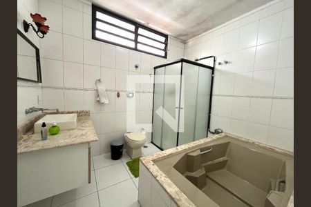 Casa para alugar com 465m², 5 quartos e 6 vagas Casa para alugar com 465m², 5 quartos e 6 vagasBanheiro da Suíte