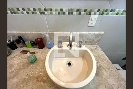 Casa para alugar com 465m², 5 quartos e 6 vagas Casa para alugar com 465m², 5 quartos e 6 vagasBanheiro Corredor