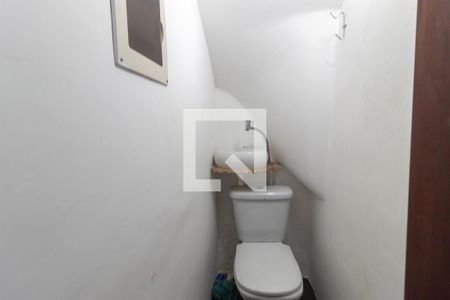 Lavabo de casa para alugar com 3 quartos, 200m² em Parque Colonial, São Paulo