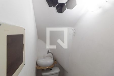 Lavabo de casa para alugar com 3 quartos, 200m² em Parque Colonial, São Paulo