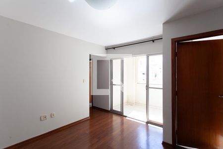 Sala de apartamento para alugar com 2 quartos, 55m² em Manacás, Belo Horizonte