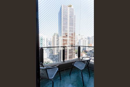 Varanda de apartamento à venda com 1 quarto, 50m² em Moema, São Paulo