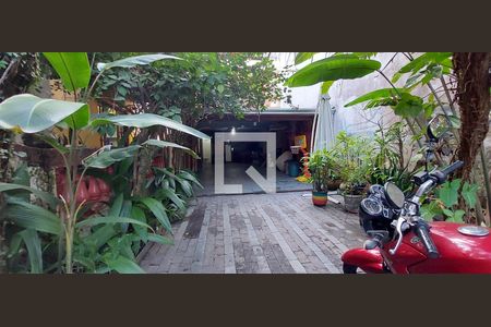 Casa para alugar com 379m², 3 quartos e 4 vagas Casa para alugar com 379m², 3 quartos e 4 vagasGaragem