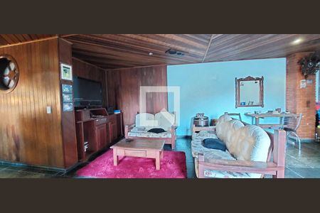 Casa para alugar com 379m², 3 quartos e 4 vagas Casa para alugar com 379m², 3 quartos e 4 vagasSala 2