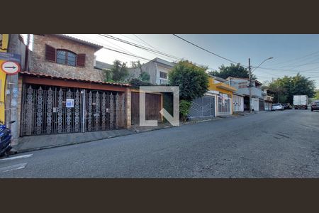 Casa para alugar com 379m², 3 quartos e 4 vagas Casa para alugar com 379m², 3 quartos e 4 vagasFachada