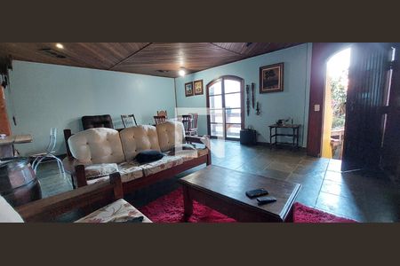 Casa para alugar com 379m², 3 quartos e 4 vagas Casa para alugar com 379m², 3 quartos e 4 vagasSala 2