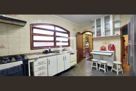 Casa para alugar com 379m², 3 quartos e 4 vagas Casa para alugar com 379m², 3 quartos e 4 vagasCozinha