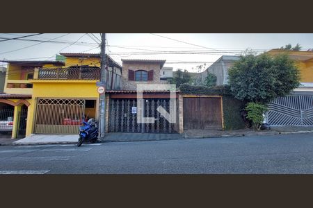 Casa para alugar com 379m², 3 quartos e 4 vagas Casa para alugar com 379m², 3 quartos e 4 vagasFachada