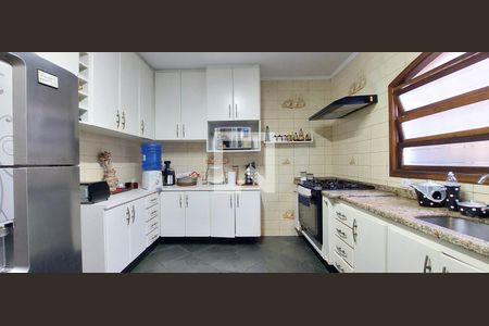 Casa para alugar com 379m², 3 quartos e 4 vagas Casa para alugar com 379m², 3 quartos e 4 vagasCozinha