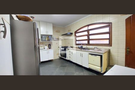 Casa para alugar com 379m², 3 quartos e 4 vagas Casa para alugar com 379m², 3 quartos e 4 vagasCozinha