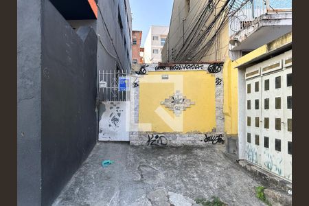 Fachada de kitnet/studio para alugar com 1 quarto, 30m² em Marechal Hermes, Rio de Janeiro